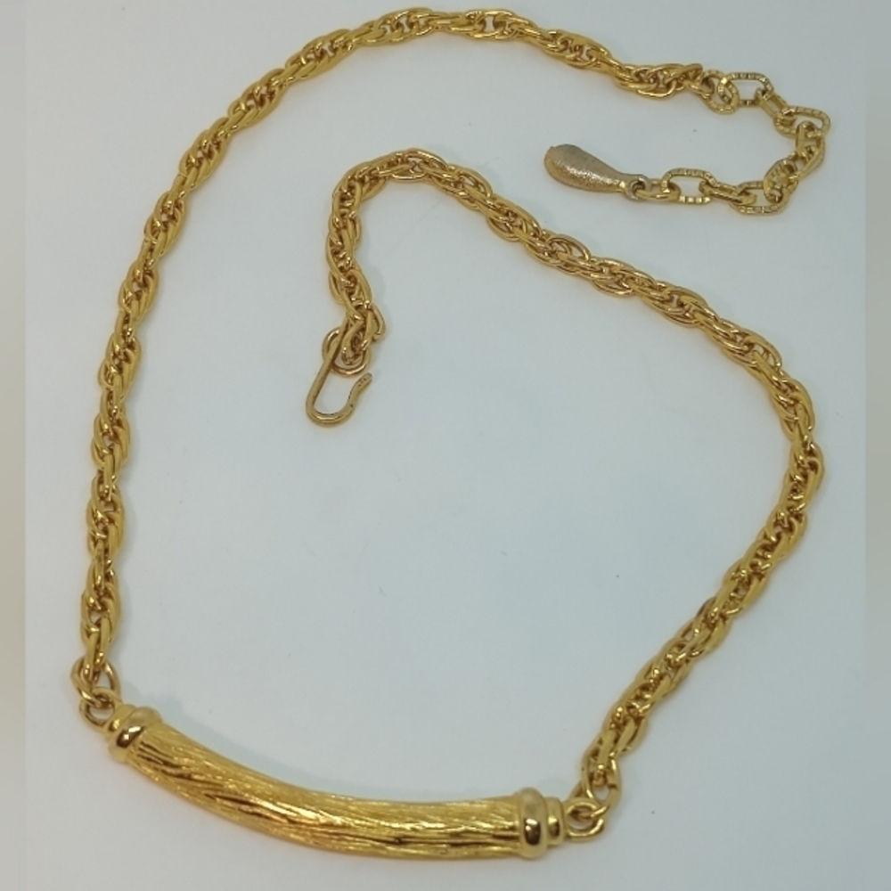 * Vintage Tortolani Gold Tone Wood Grain Look Choker Necklace